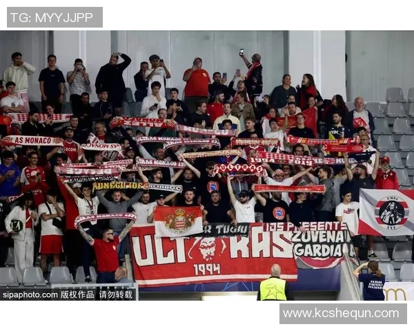 足球明星进球瞬间球迷狂欢表情大揭秘尽显激情与喜悦 足球明星进球瞬间球迷狂欢表情大揭秘尽显激情与喜悦